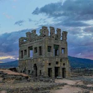 Torre Centum Cellas Mobile